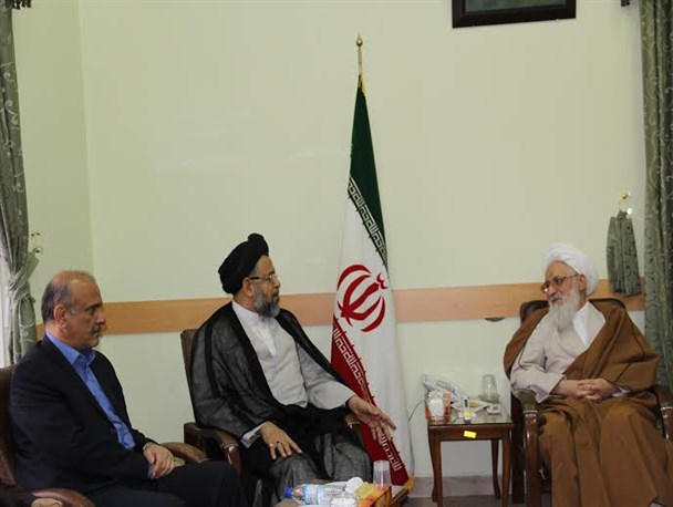دیدار وزیر اطلاعات با امام جمعه شیراز