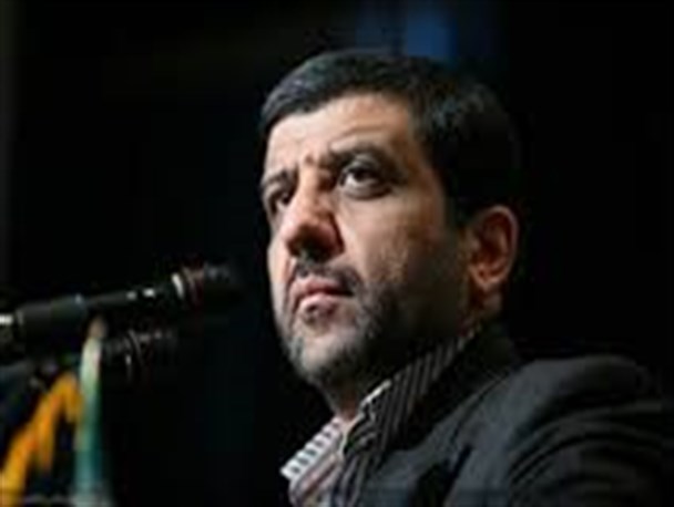 ضرغامی برای دلجویی از هموطنان بختیاری به طور سرزده به مسجد سلیمان رفت