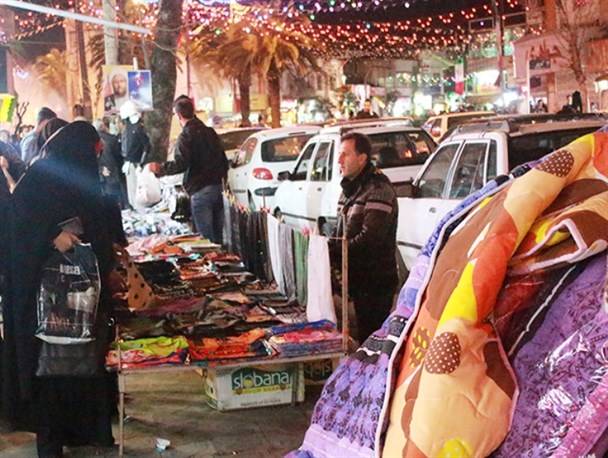 دستفروشان همچنان در هسته مرکزی قائمشهر /تصاویر