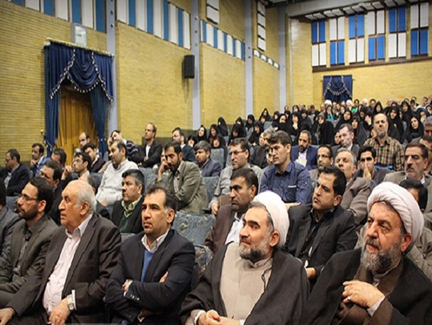 هدف انقلاب و نظام جمهوری اسلامی تبدیل‌شدن کشور به یک قدرت بین‌المللی است