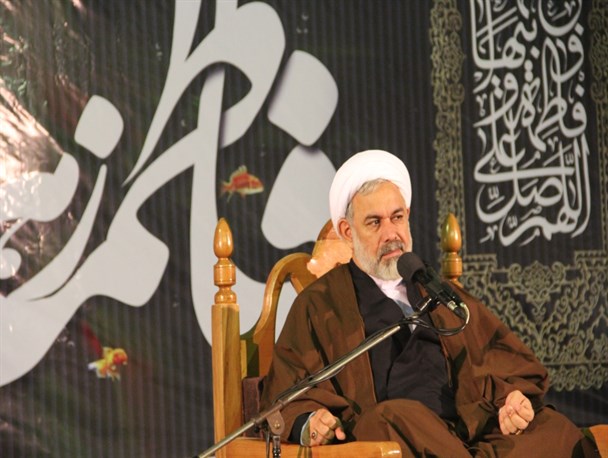 نفوذی ها درون کشور مهره چینی کرده اند/ جنتی، مصباح و یزدی سربازان گمنام انقلاب اند