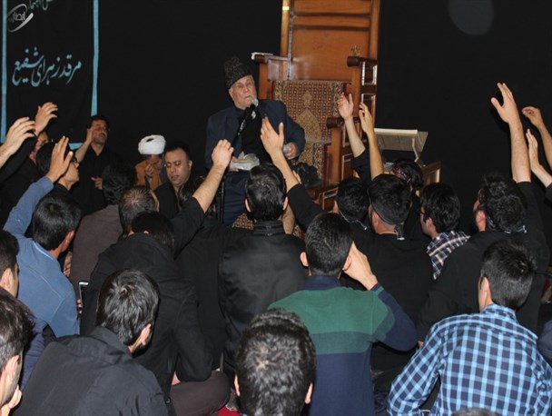 مراسم عزاداری شب اول ایام فاطمیه با حضور "سلیم مؤذن زاده "برگزار شد