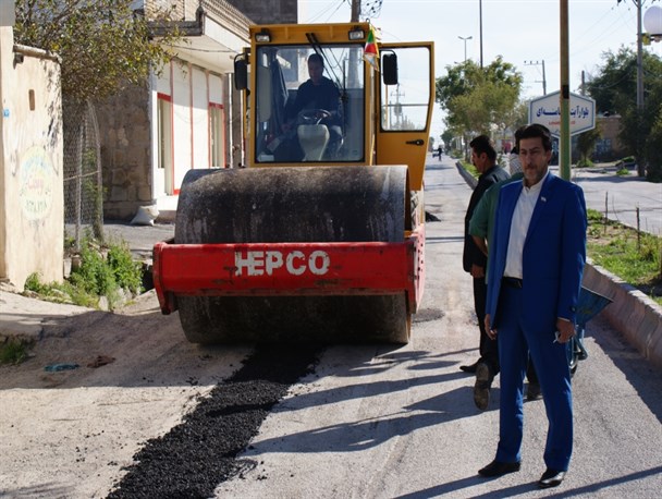 از لکه گیری آسفالت خیابان های شهر تا وعده آسفالت کلی خیابان ها+تصویر