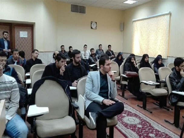 فاصله و زاویه آقای هاشمی با نظام و رهبری هر روز بیشتر از قبل می شود