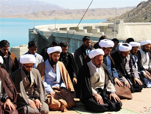 نماز شکر در سدّ سلمان فارسی قیروکارزین+تصاویر