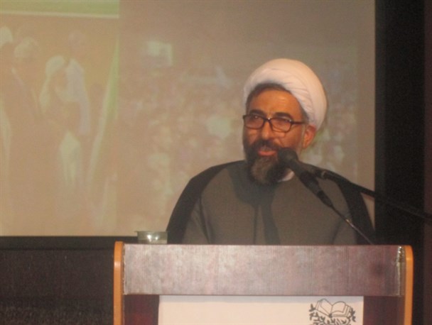 اسلامی که با آمریکا و اسراییل علیه سایر مسلمانان هم پیمان می شود، اسلام ناب نیست