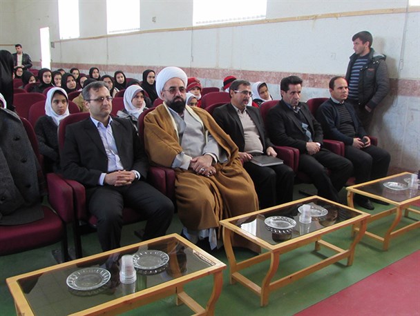 هنرمندان باید وارد عرصه جنگ فرهنگی بشوند/ آموزش از طریق فیلم و رسانه ماندگارتر است/