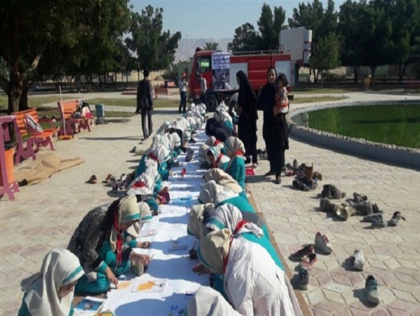 تصاویر/ ایستگاه نقاشی «لاله های سوخته ی پلاسکو» در بوشهر