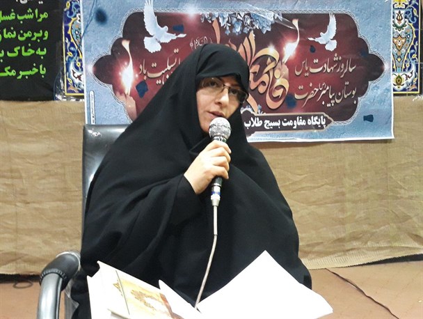 زنان مسلمان مانند حضرت زهرا(س) پیرو ولایت باشند