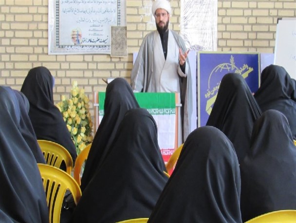 نقش خانواده ها و متولیان فرهنگی در جلوگیری از دین گریزی در جامعه/ ضرورت معرفی چهره زیبای دین به نسل جوان