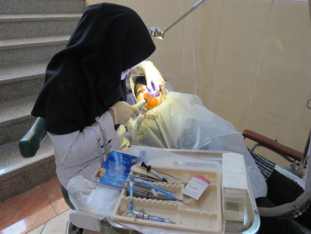 انجام معاینات رایگان دندانپزشکی برای دانش آموزان نائینی