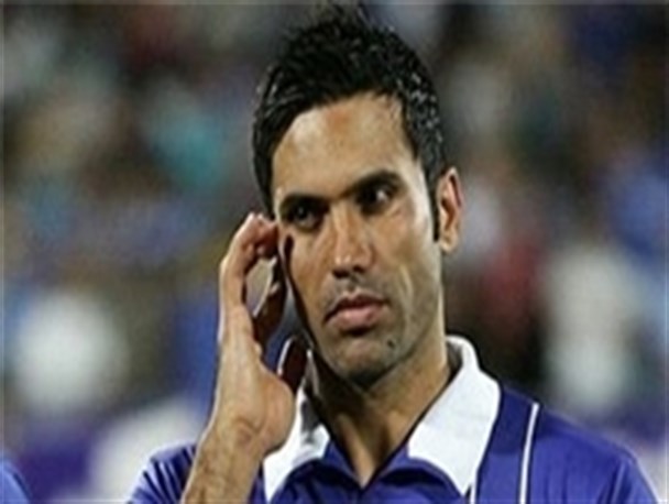 نیکبخت در حال اذیت کردن خواهر زاده اش + عکس