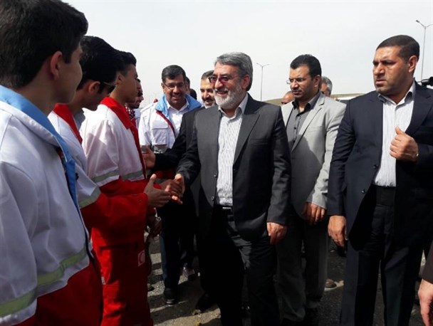 بازدید وزیر کشور از طرح های نوروزی ستاد تسهیلات خدمات سفر خراسان رضوی