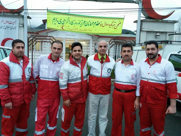 حضور بازیگر معمای شاه بین عوامل امدادی هلال احمر چابکسر+عکس