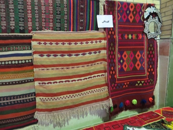 تجلی ذوق و سلیقه بانوان بلوچ در صنایع دستی شهرستان میرجاوه