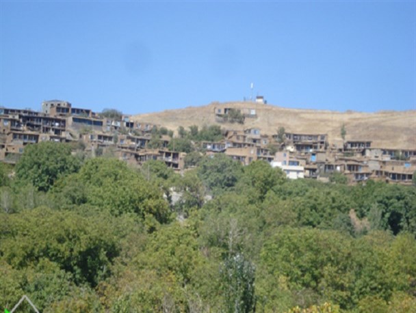 روستای گشانی با بافتی پلکانی، 500 ساله است/رونق صنعت گردشگری، نیازمند حمایت مسئولان