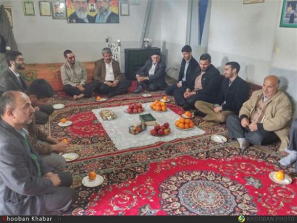 بسیجیان و هیئت امناء مسجد و حسینه امام خمینی (ره) خشکبیجار از ۸ شهید بازدید به عمل آوردند + تصاویر