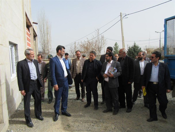 بازدید معاون عمرانی استانداری کرمانشاه از طرح های عمرانی و گردشگری سنقروکلیایی+ تصاویر