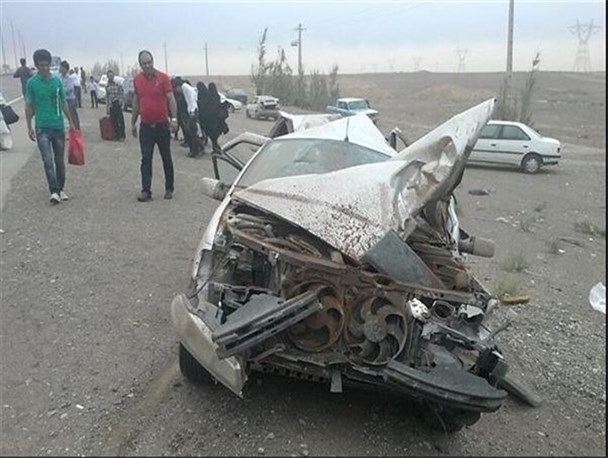 واژگونی خودرو سمند در جاده میناب راننده‌اش را به کشتن داد