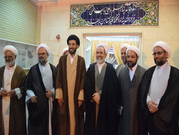 دیدار صمیمانه مدیر حوزه‌های علمیه کشور با اساتید و طلاب حوزه علمیه شهرستان اردکان+ تصاویر