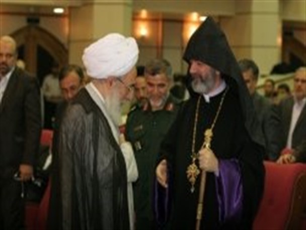 خلیفه کل ارامنه آذربایجان اسقف اعظم شد