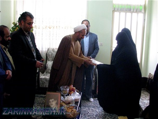 دیدار مدیر کل ارشاد گلستان با خانواده شهید عربیون در علی آبادکتول+ تصاویر