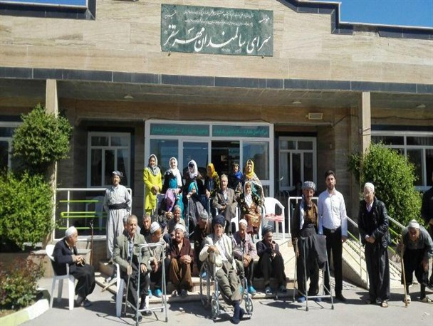 مهر و محبت خانوادگی مهمترین نیاز سالمندان است/ روزی همراه با سالمندان سرای مهر سقز+ عکس