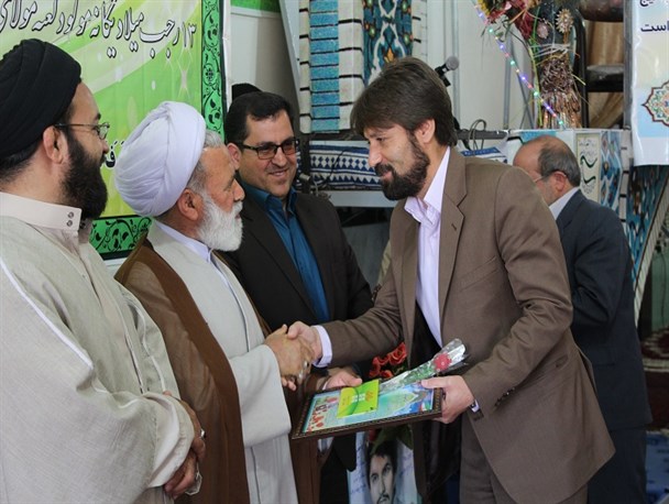 پدران و پسران شهدا در خلیل آباد تجلیل شدند