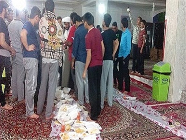 معتکفینی که مجبور شدند بدون سحری روزه بگیرند