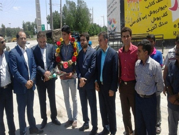 استقبال از ملی پوش کبدی رامهرمز در بازگشت از مسابقات جوانان آسیا + عکس