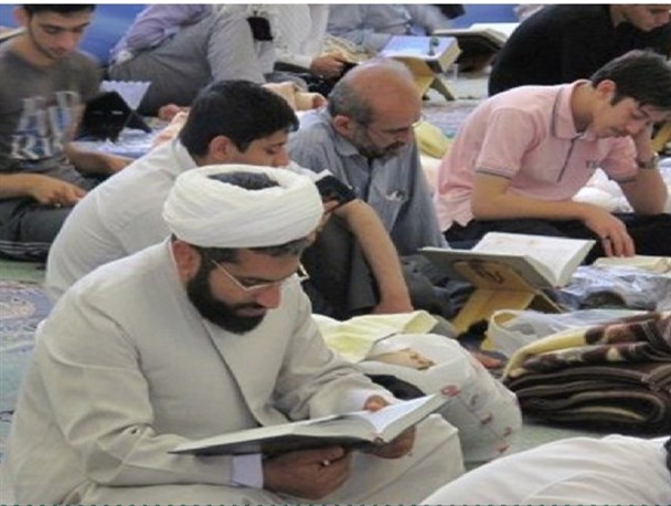 حضور روحانیون و مبلغین در جمع معتکفین اصفهان/ تصاویر