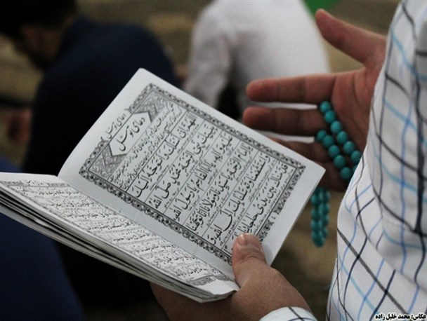 بیش از 200 نفر در چغادک معتکف شدند+تصویر