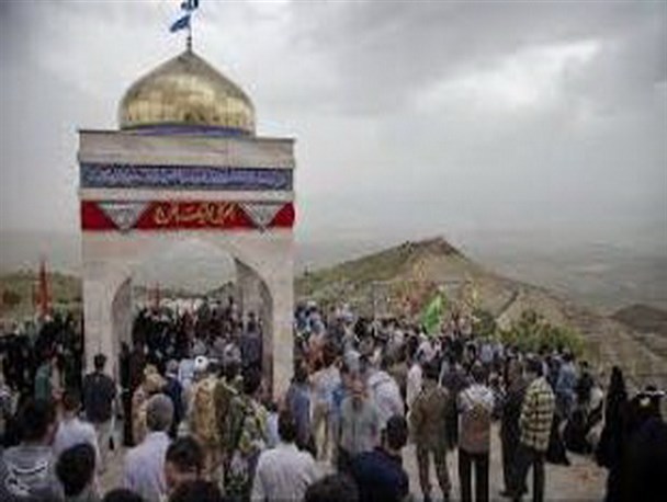 بیش از یک هزار نفر از شهروندان تهرانی به ارتفاعات بازی صعود می‌کنند