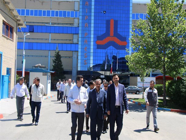 بازدید معاون استاندار تهران از کارخانه سایپا پرس در باقرشهر