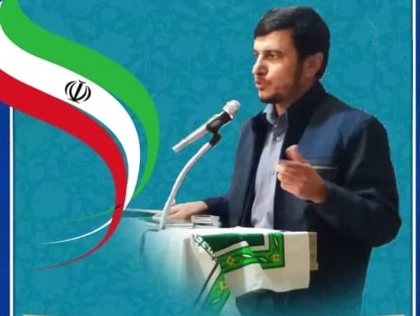 نمایندگان بدون تخصص مجلس به مردم خیانت کرده اند/کسانی که به بیرون چشم بسته اند،خودشان را گول میزنند