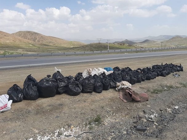 پاک‌سازی ۵۴۰ هکتار از حریم جاده‌های استان مرکزی از زباله/ جمع‌آوری ۴۶تن زباله