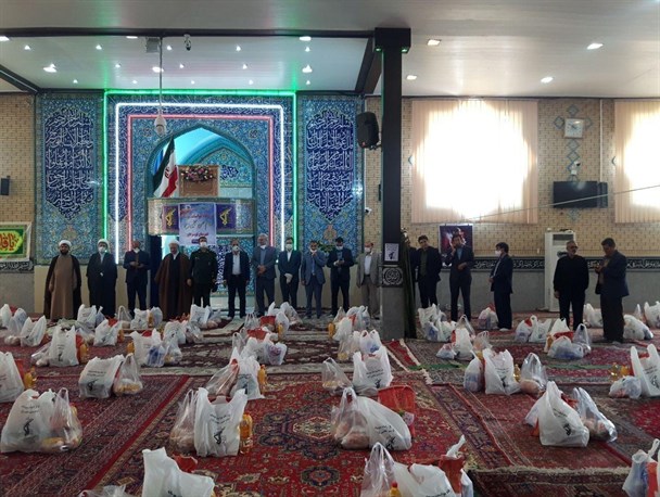 اینجا با همدلی، کرونا را دور زده اند/توزیع ۱۱۸۰ بسته معیشتی بین نیازمندان تویسرکانی