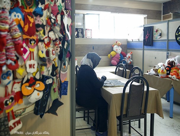 زمینه آزادی ۶ مددجوی ندامتگاه زنان استان تهران فراهم شد/ اشتغال ۵۰ درصد زندانیان زن تا پایان خرداد