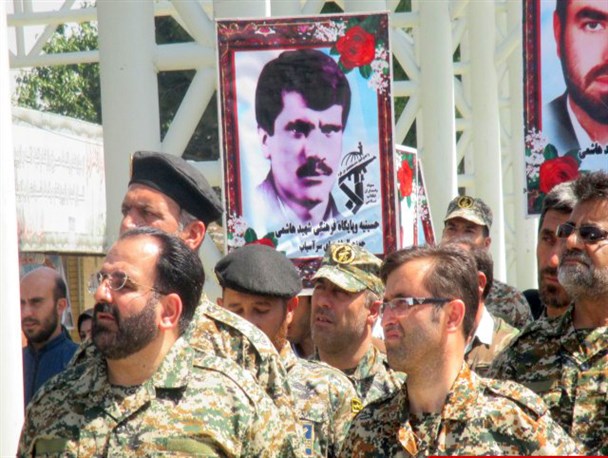 برنامه ریزی های دشمن نفوذ در ارکان حساس کشور است/با ایستادگی و ایثار است که می توان دشمن را شکست داد