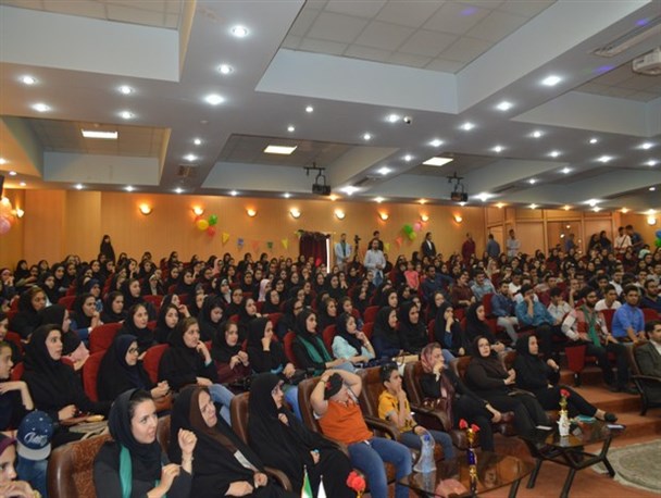 ویژه برنامه«مثل ابر بر آسمان ماه» در دانشگاه آزاد اسلامشهر برگزار شد/تصاویر