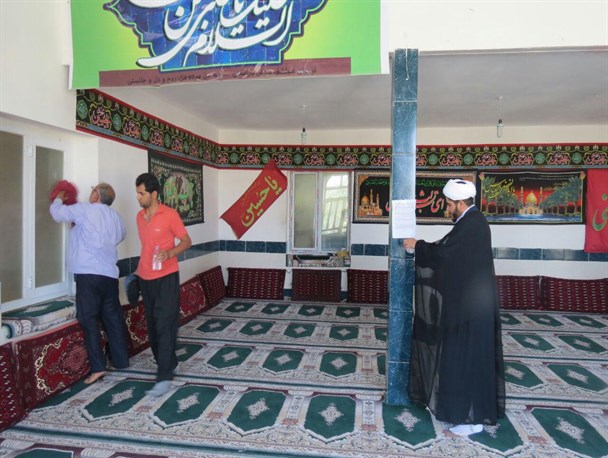 مساجد و بقاع متبرکه سرپلذهاب غبارروبی و عطرافشانی شد