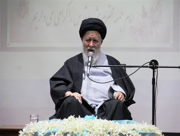 میدان داران فتح خرمشهرهای پیش رو روحانیون هستند