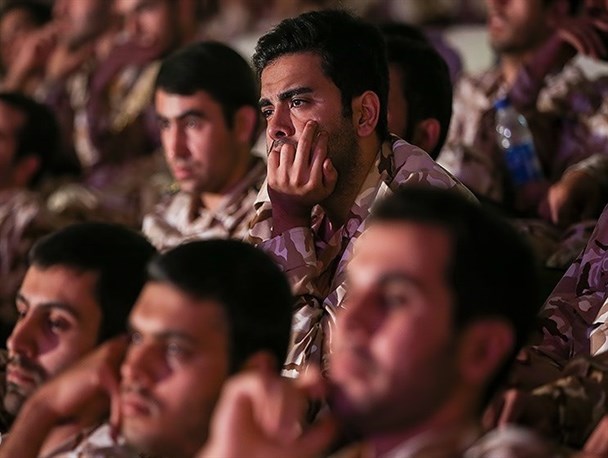 1000 سرباز برابر است با یک مدیرعامل بانک رفاه!