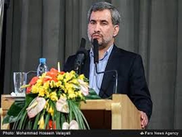 نباید بلندگوی دشمنان در کشور باشیم/ دشمن ما ضعیف تر از آنچه هست که ما می بینیم