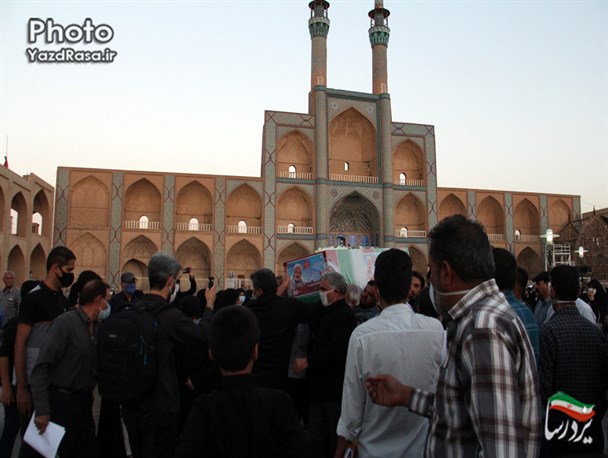 وداع مردم یزد با پیکر جانباز دفاع مقدس