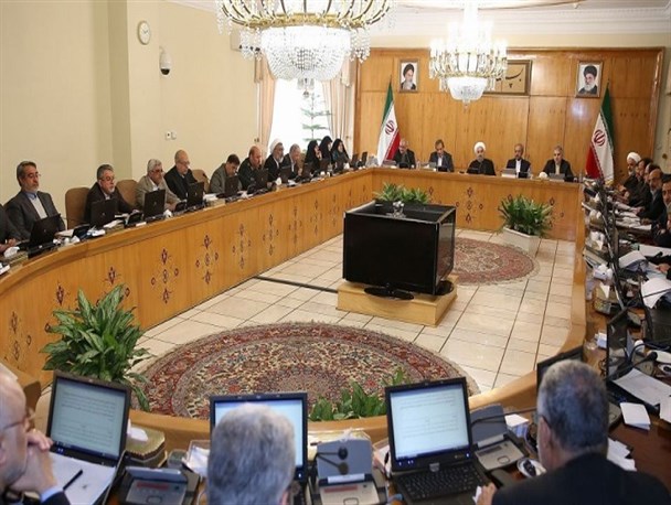 اصرار دولت به دمیدن در روح برجام نیمه جان/ لزوم نظارت بر بازار در روزهای پایانی عمر دولت