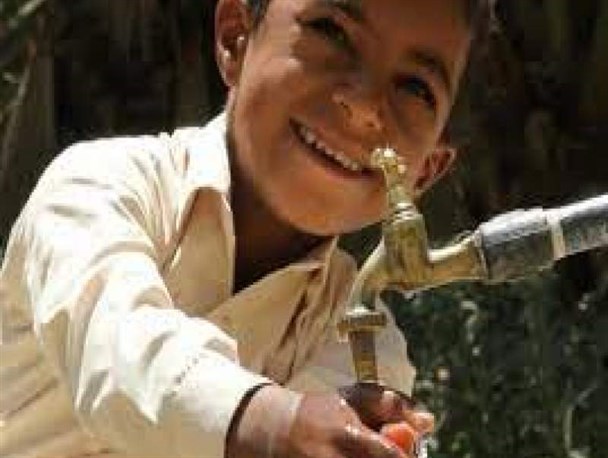 ورود سبزپوشان سپاه برای رفع تنش آبی در شرقی‌ترین نقطه کشور/ نمایان‌شدن غنچه لبخند بر لبان خشکیده مرزنشینان