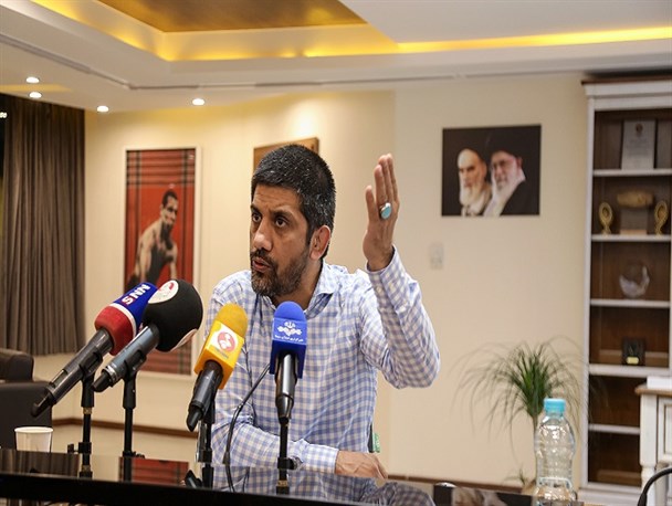 دبیر: زمینی که بوکس مدعی اش است، 20 سال 4 تا ستون کرم خورده بوده/ آبروی کشتی را دست امثال پولادگر نمی‌دهم
