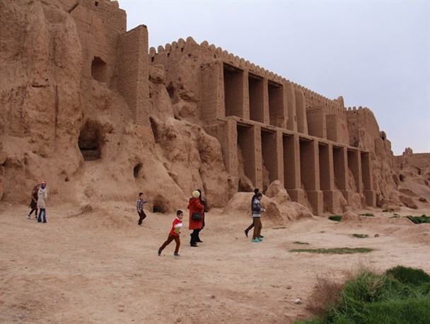 آغاز مرمت و احیای دروازه نیشابور در شهر بلقیس