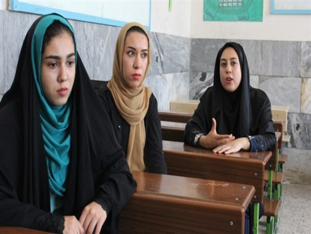 دغدغه ها و چالش های پیش روی دختران امروز